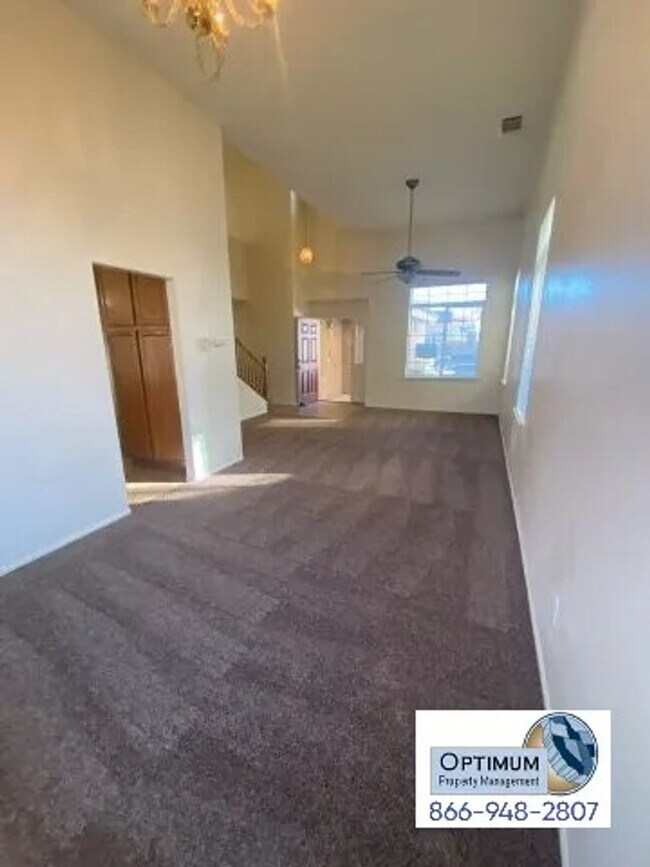 Building Photo - Spacious 4-Bedroom Home with 3-Car Garage & Downstairs Suite!