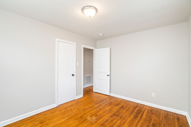 Building Photo - 2518 Larkwood Ln