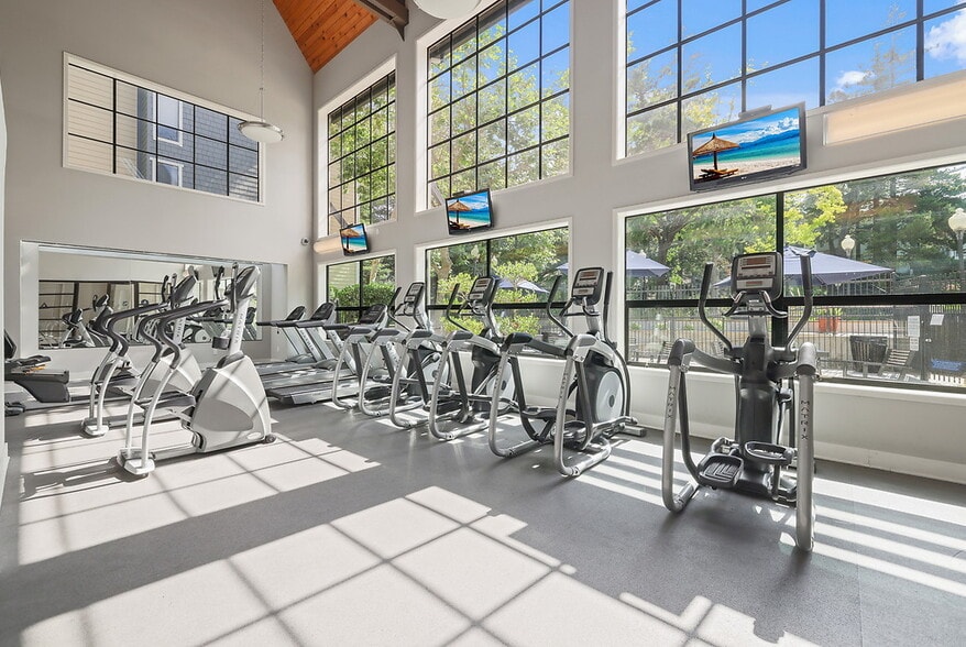 Building Photo - City View