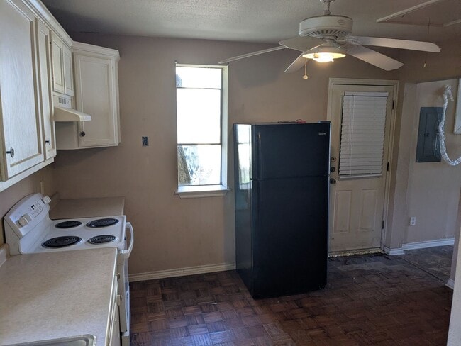 Building Photo - 1 Bed 1 Bath House in Historic District