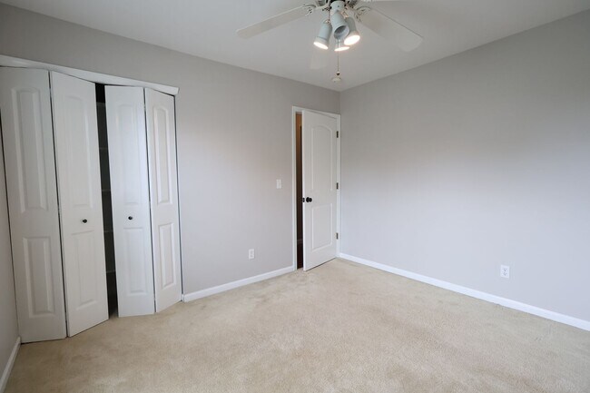 Building Photo - 622 Rustic Valley Dr