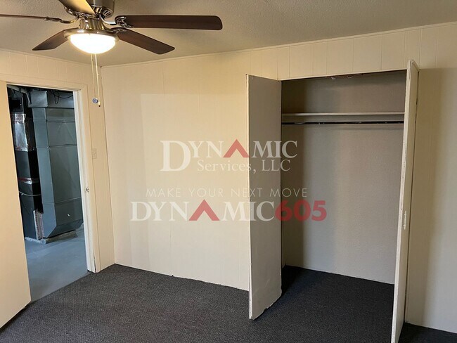 Building Photo - 4BD/2BA House with Double Garage by August...