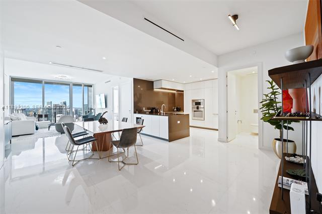 Building Photo - 300 Biscayne Boulevard Way