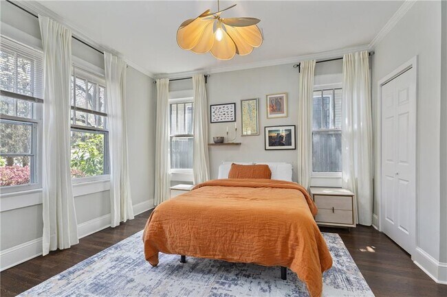 Building Photo - 481 Hill St SE