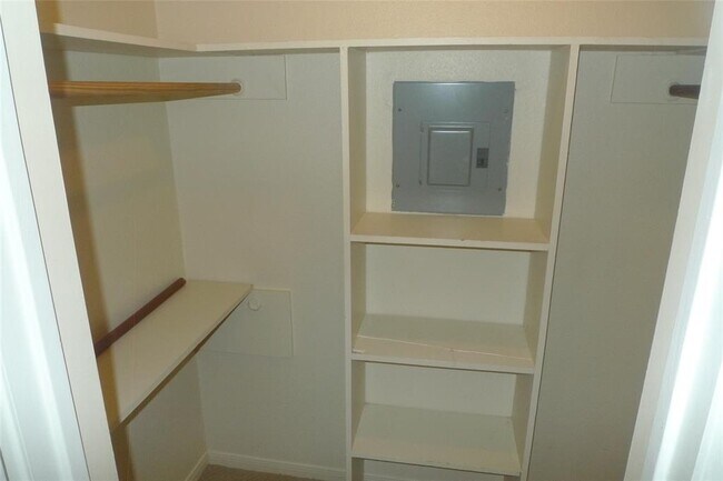 Building Photo - 16111 Aspenglenn Dr