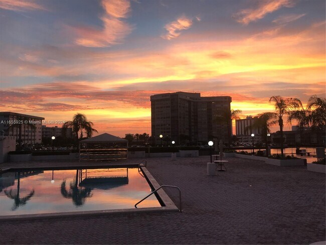 Building Photo - 1865 S Ocean Dr