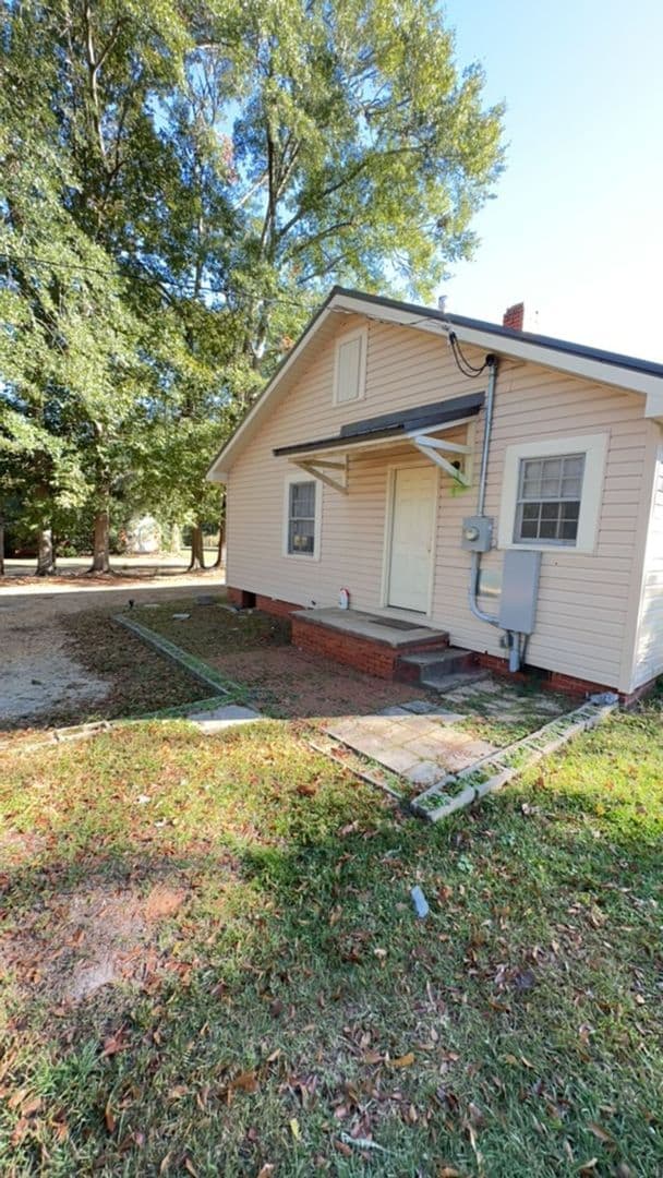 Building Photo - 205 Pineleaf Ln