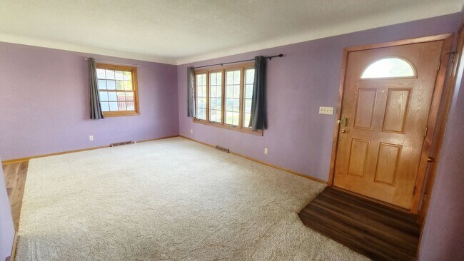 Building Photo - Charming 3-Bedroom Home in Prime Ankeny Location with Spacious Backyard & Modern Upgrades