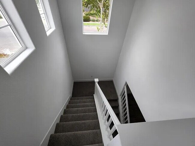 Building Photo - beautiful 4 year old Lennar home