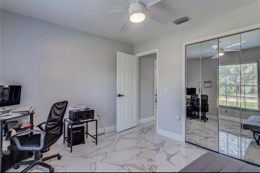 Building Photo - 5452 Ashland Dr