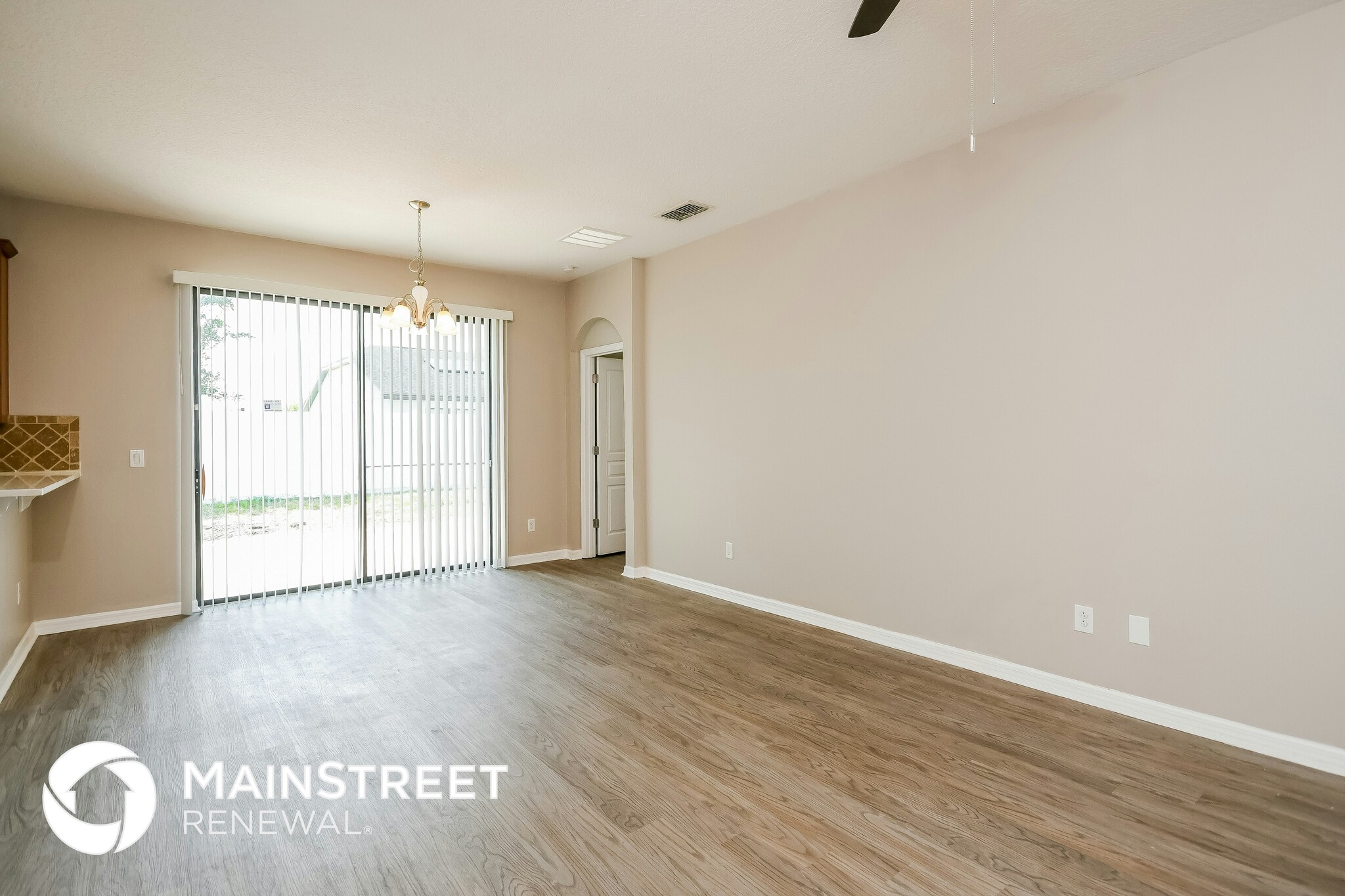 Building Photo - 4632 Doral Park Ave