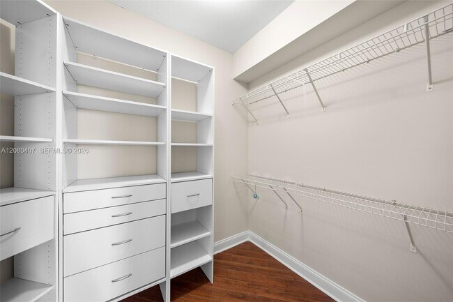 Building Photo - 765 Crandon Blvd