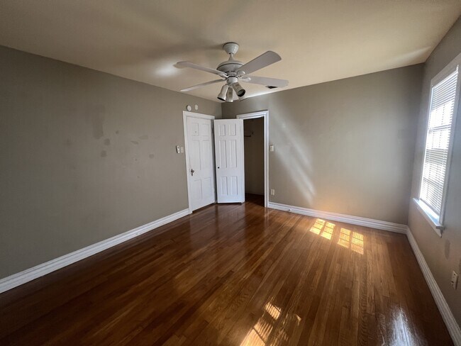 Building Photo - 2514 24th St