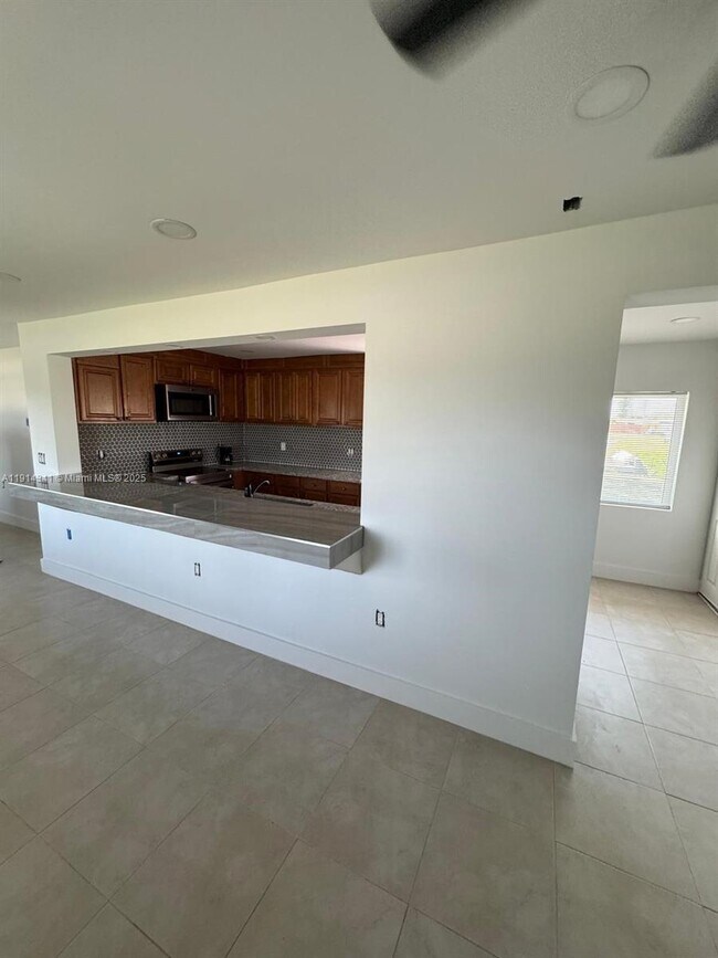 Building Photo - 235 Mentel Terrace