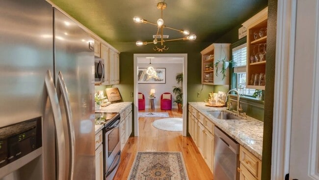 Building Photo - 127 Eagles Landing Dr