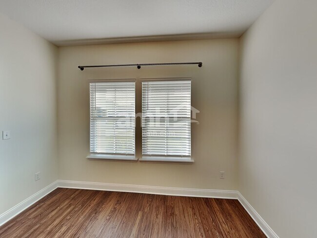 Building Photo - 3136 Creek Village Ln