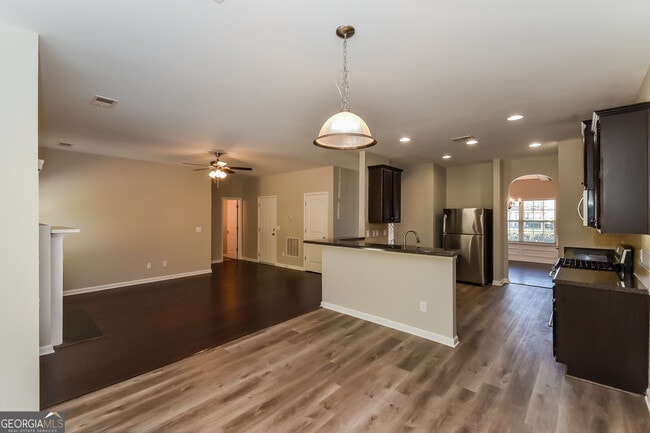 Building Photo - 7549 Absinth Dr