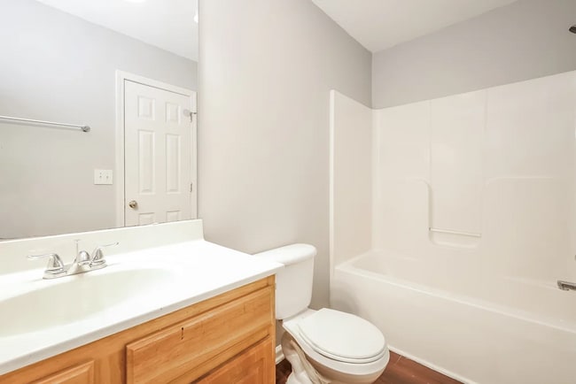 Building Photo - 140 Wayne Ave