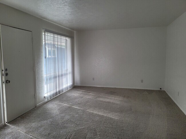Building Photo - 4411 Buena Vista St