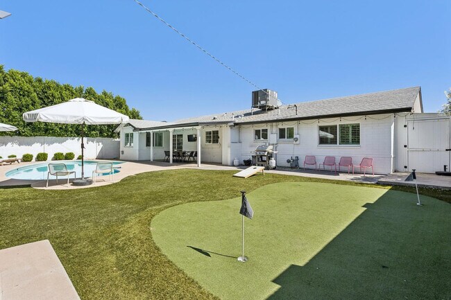 Building Photo - 7616 E 3rd St