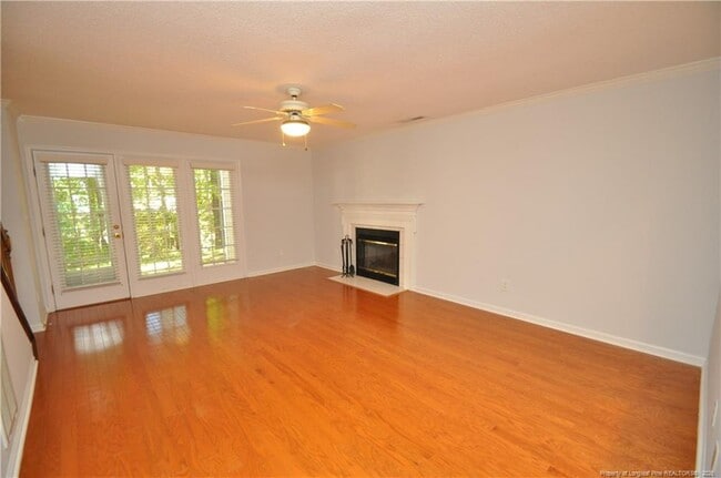 Building Photo - 240 Beechtree Dr