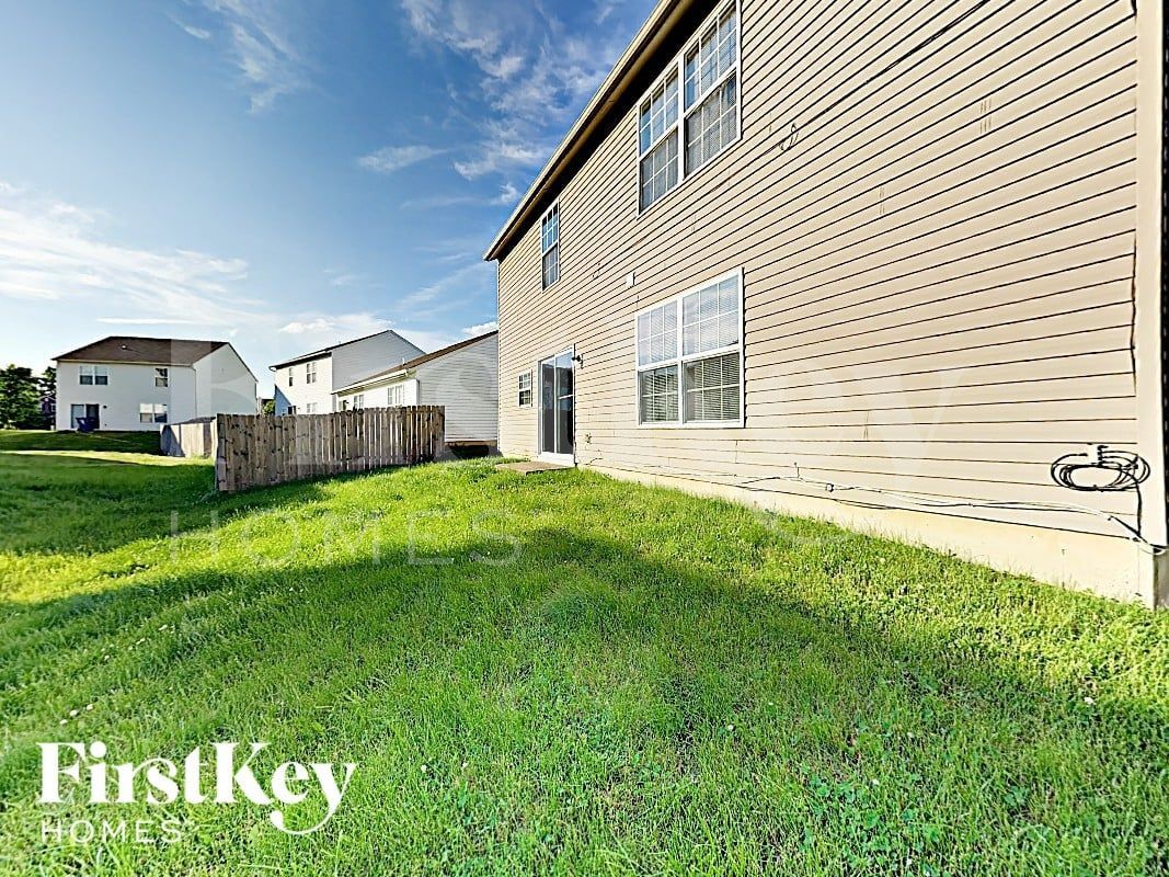 Building Photo - 3944 Hornickel Dr