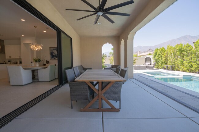 Building Photo - 57535 Cherrywood Pl