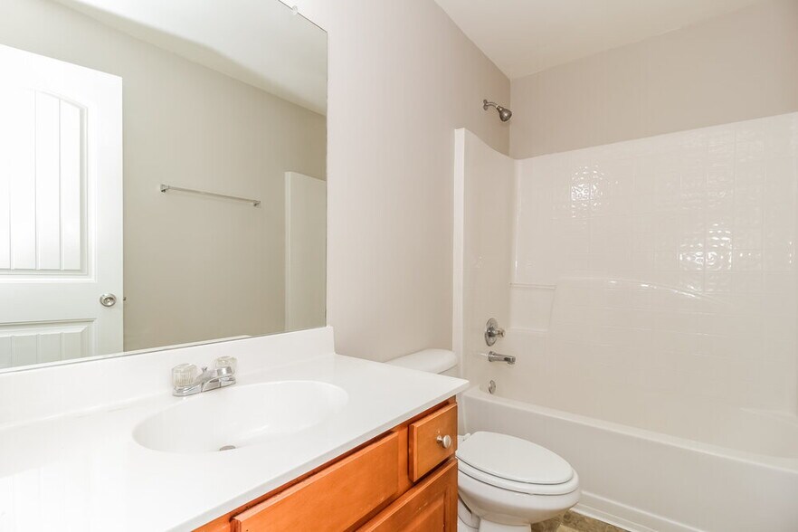 Building Photo - 26 Berwick Ct