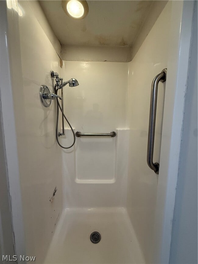 Building Photo - 3860 W 37th St