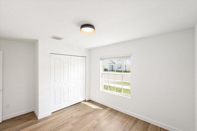 Building Photo - 6362 Windwood Wy
