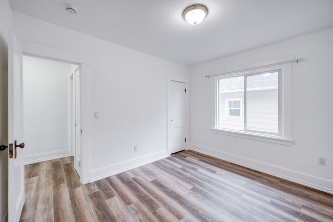 Building Photo - JUST LISTED! The Perfect Place for Students to Call Home