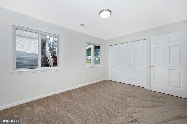 Building Photo - 10247 Redtail Ct
