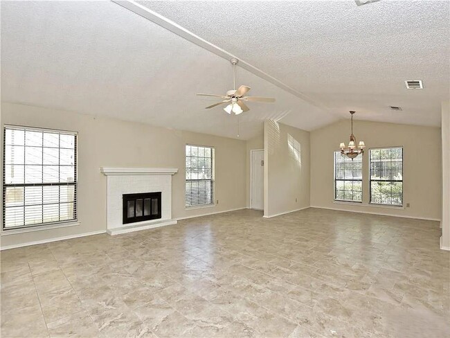 Building Photo - 1202 Thorpe Ln