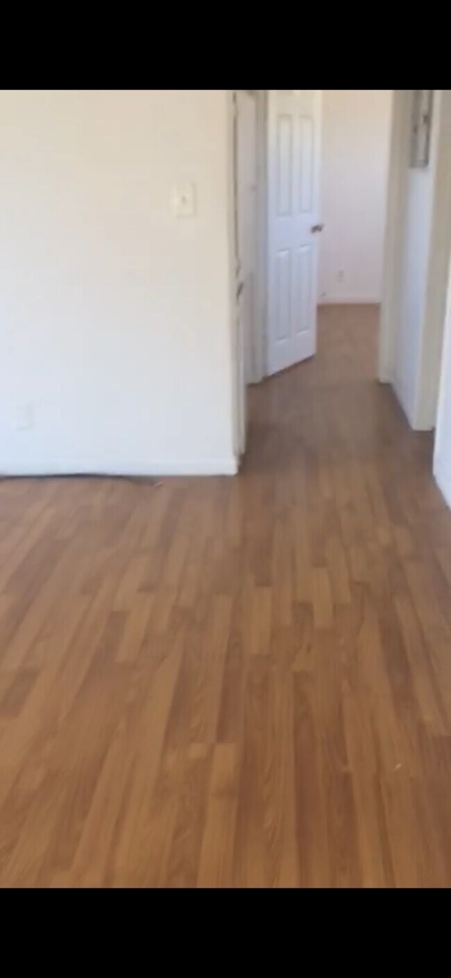 Hard wood floor - 2929 S Orange Dr