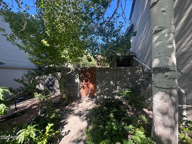 Building Photo - 4170 E Spring Meadows Cir