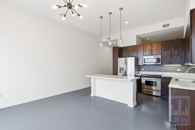 Building Photo - 507 Sabine St