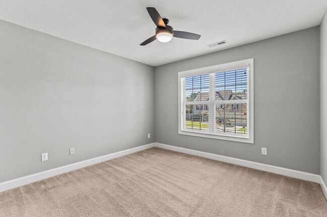 Building Photo - 907 Stagecoach Dr