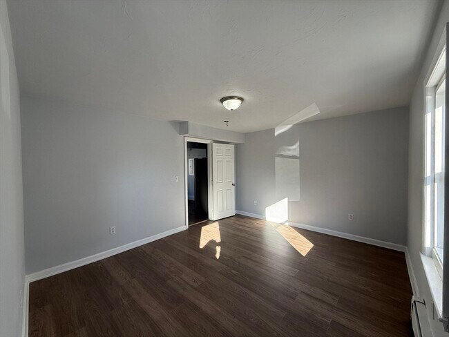 Building Photo - 30 Sanger St