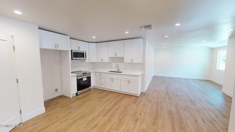 Building Photo - 971 Calle Nogal