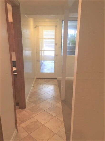 Building Photo - 201 Moonstone St