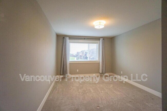 Building Photo - 11805 NE 108th St