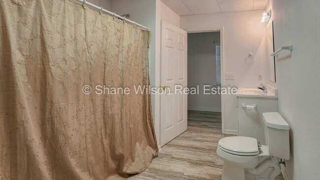 Building Photo - Spacious 3-Bed, 3-Bath Condo in Dalton