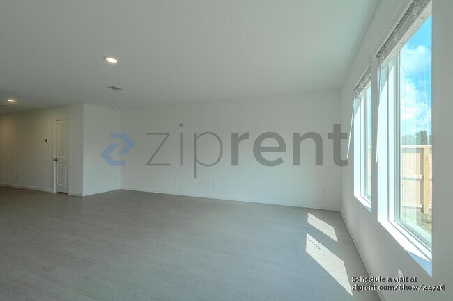 Building Photo - 18003 Valle Cupa Ln