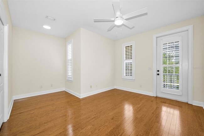 Building Photo - 924 Hemingway Cir