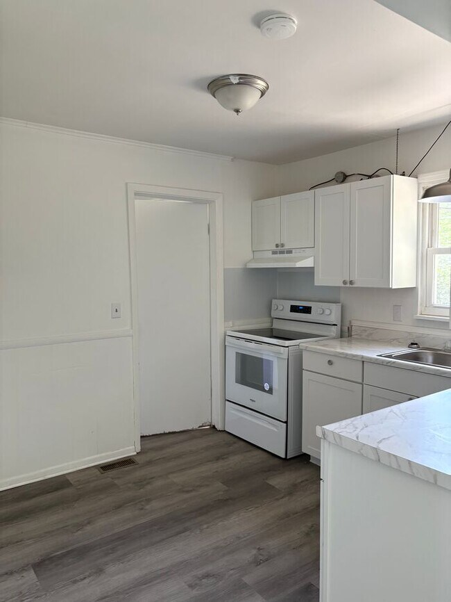 Building Photo - Charming 3 beds 2 baths in Columbus!