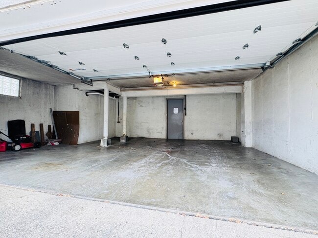 Garage - 6101 Dryden Ave