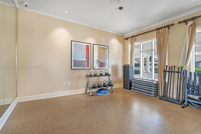 Building Photo - 20000 E Country Club Dr