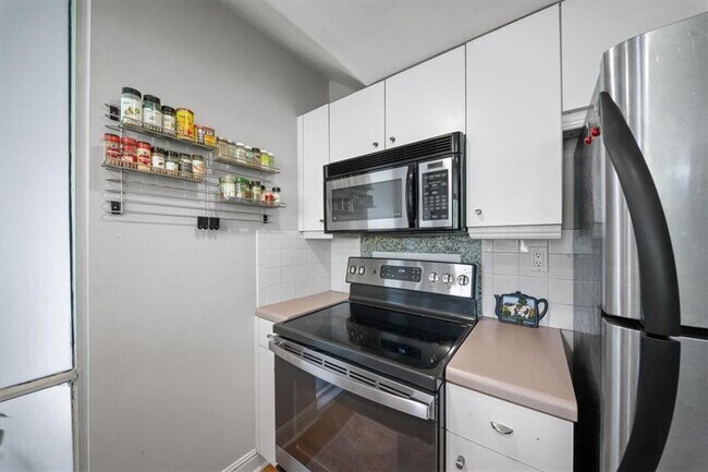 Building Photo - 287 14th St NW