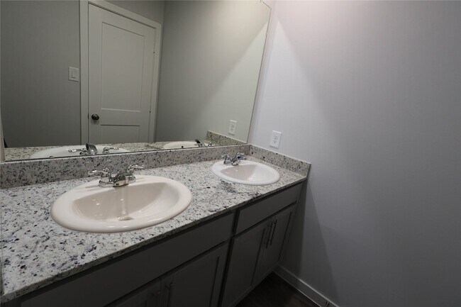 Building Photo - 7807 Alset Dr