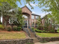 Building Photo - Tuscan Hills Traditional in Happy Valley